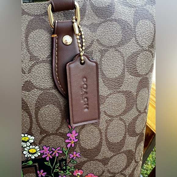 NWT Coach Gallery Tote Horse and Carriage - Picture 8 of 11